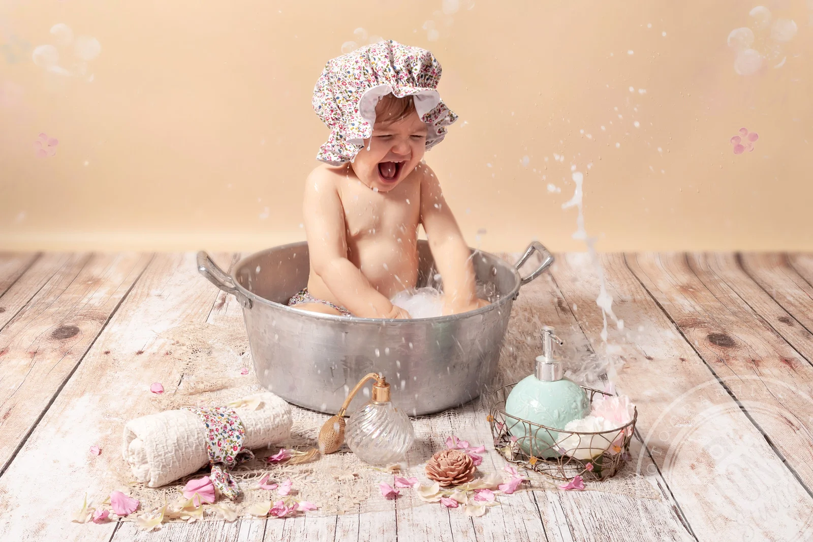 Shooting bébé bain de lait